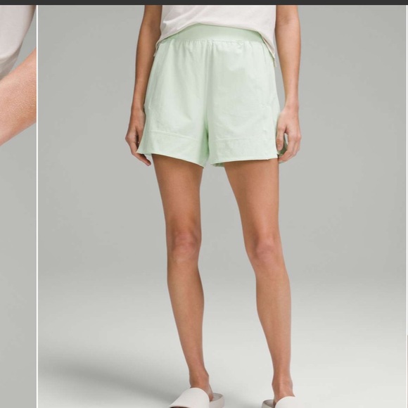 Lululemon Stretch Woven Relaxed-Fit High-Rise Short 4"
Kohlrabi Green - Picture 3 of 9